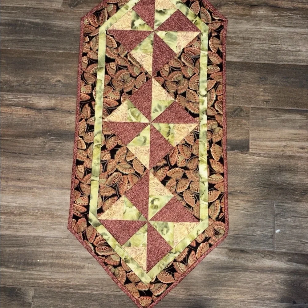 Vintage Geometric Table Runner Butterflies & 4 Napkins